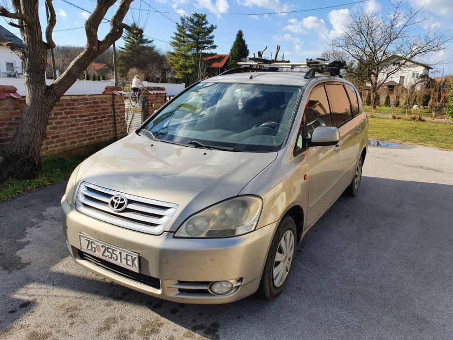 Toyota avensis verso 2002