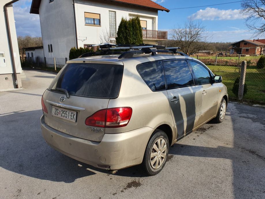 Toyota avensis verso 2002