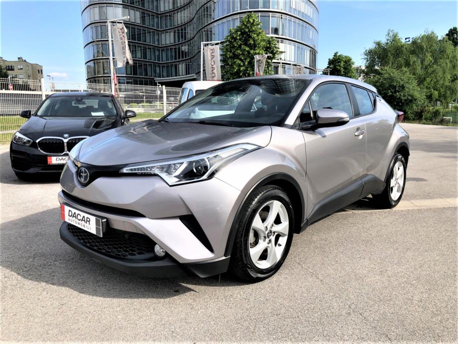 Toyota C HR 1 8 VVT I HYBRID Automatik Samo 49 000 Km 2019 God