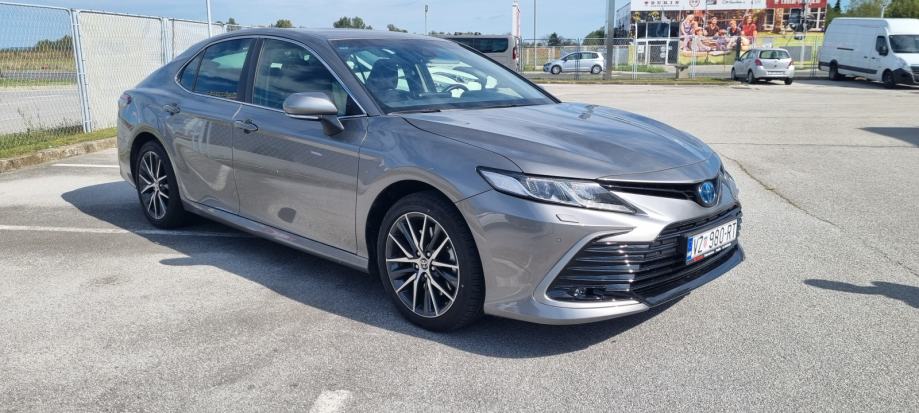 Toyota Camry 2,5 hibrid Sol, 1. vlasnik, nije uvoz, 8.5 g. garancije