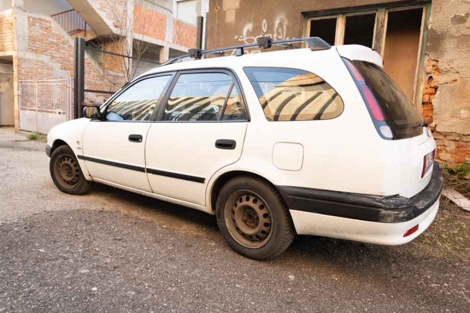 Toyota corolla 200