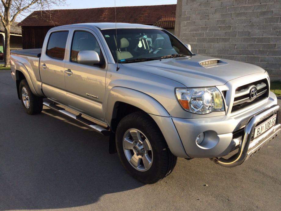 Toyota (Hilux) Tacoma