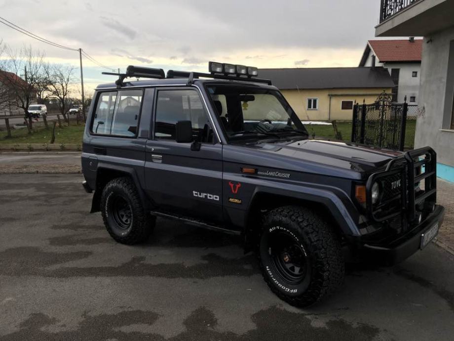 Toyota land cruiser lj70