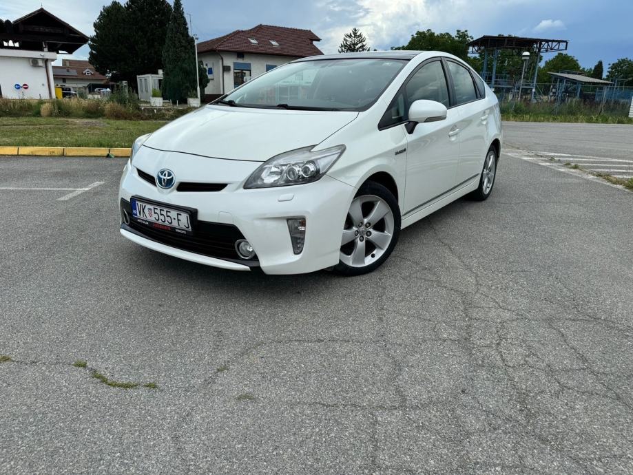 Toyota Prius 1,8, Hybrid, ZAMJENA ZA GRAĐEVINSKI MATERIJAL/RADOVE