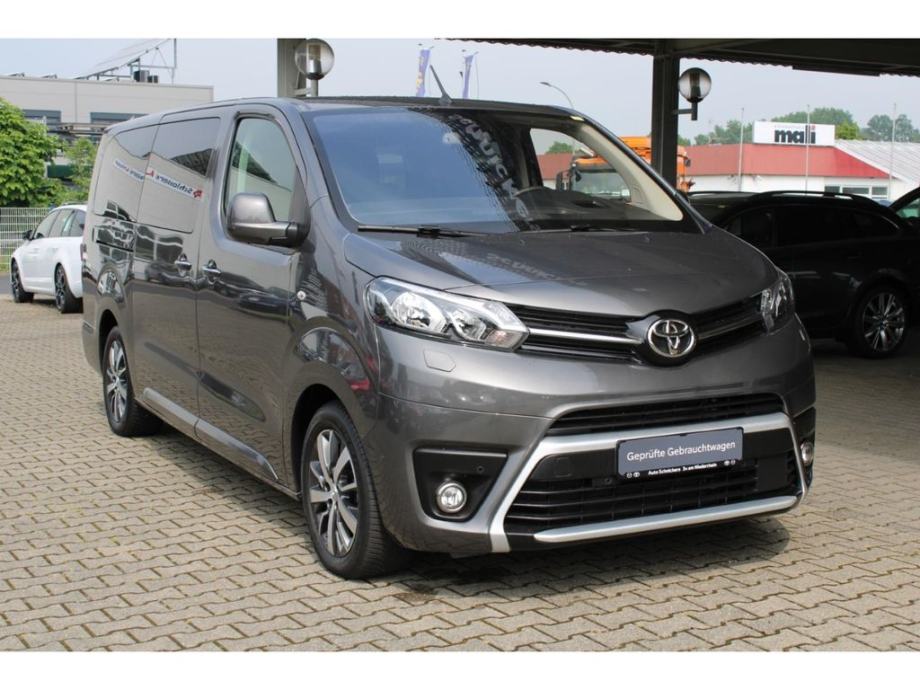 Toyota Proace Verso 2,0 L2 AUTO. 9 SJED. 2x KLIMA ACC NAVI KAM HEAD-UP