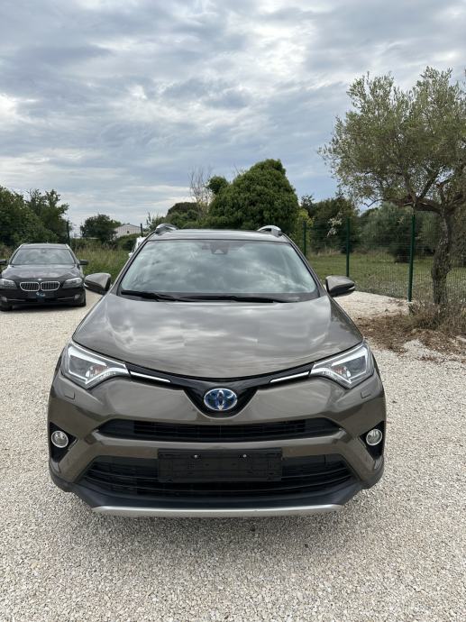 Toyota RAV4 2,5; Hybrid