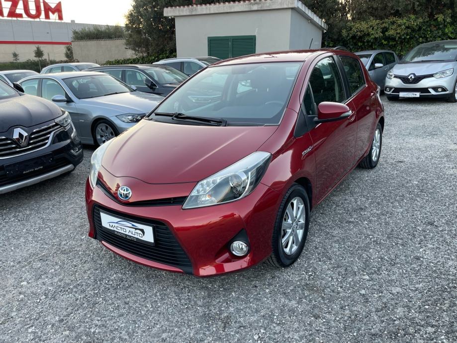 Toyota Yaris 1,5 HIBRID, automatik