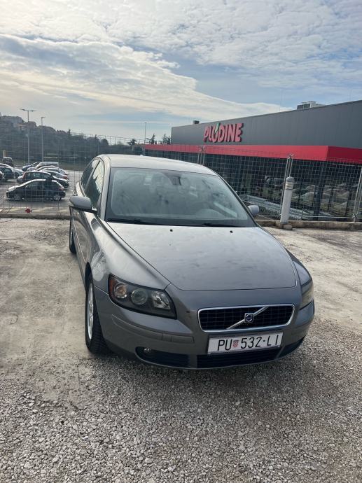 Volvo S40 1,6 dci / Registriran 1 godinu