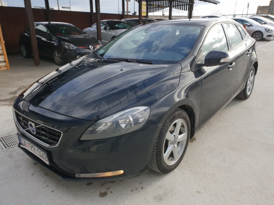 Volvo V40 1.6 D2 kinetic, mod.2014. sa prijepisom, JAMSTVO