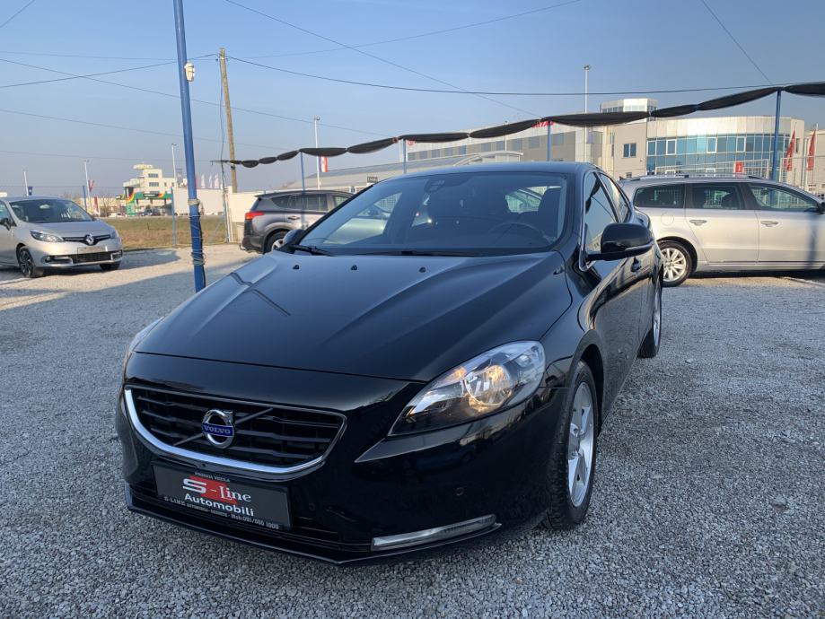 Volvo V40 D2 2014.g. *Momentum*POWERSHIFT* **Garancija 12. Mjeseci**