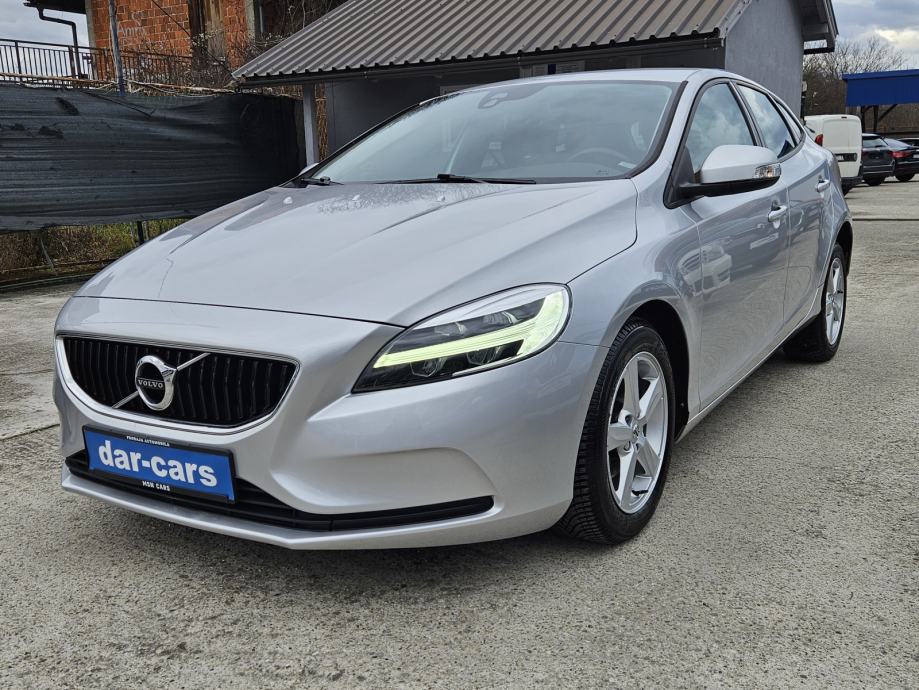 Volvo V40 D2 2018god. "52000km"-NAVI-FULL LED-SERVISNA-GARANCIJA