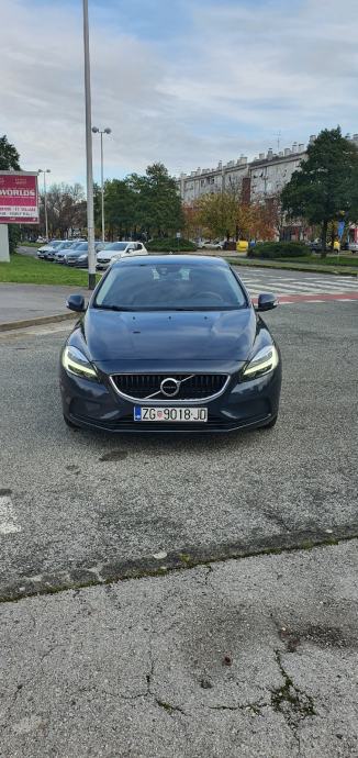 Volvo V40 D2