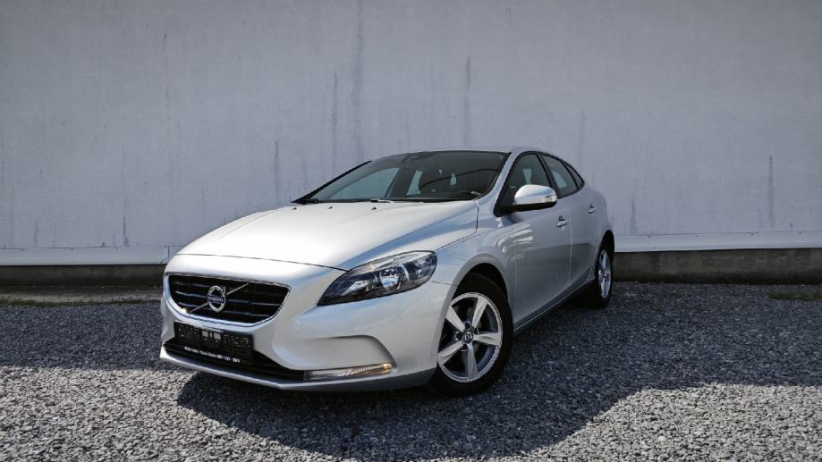 Volvo V40 D2