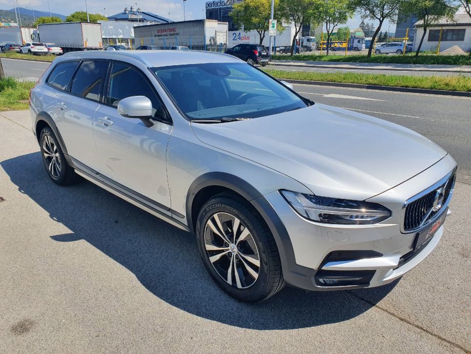 Volvo V90 Cross Country D4 AWD automatik, izvanredno stanje, garancija