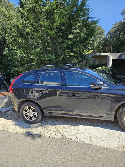 Volvo XC60 FWD D4