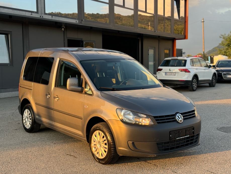 VW Caddy 1,6 TDI BMT 5 sjedala 2015.; Klima; Navi; 2x bočna vr.;