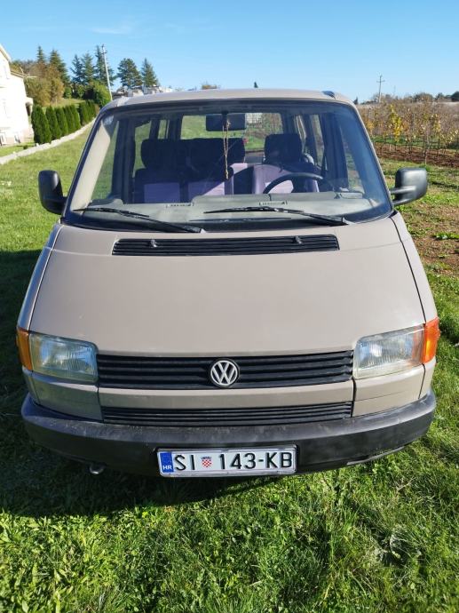 VW Caravelle 2.4