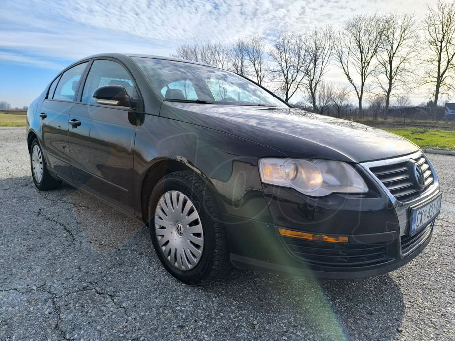 VW Passat 1.6 benzin + LPG plin  (reg. godinu dana)