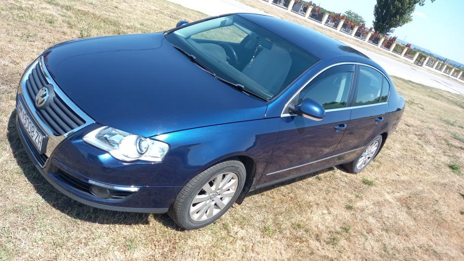 VW Passat 1,6 FSI desni volan, registriran do 07/2023