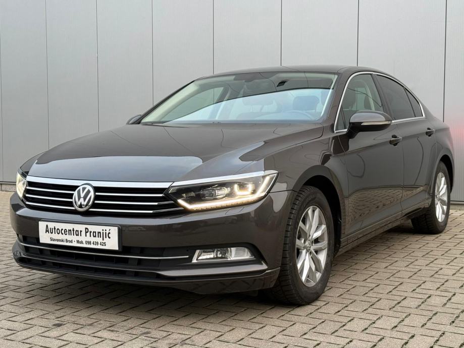 VW Passat 1,6 TDI 124000 km xenon led kamera navigacija