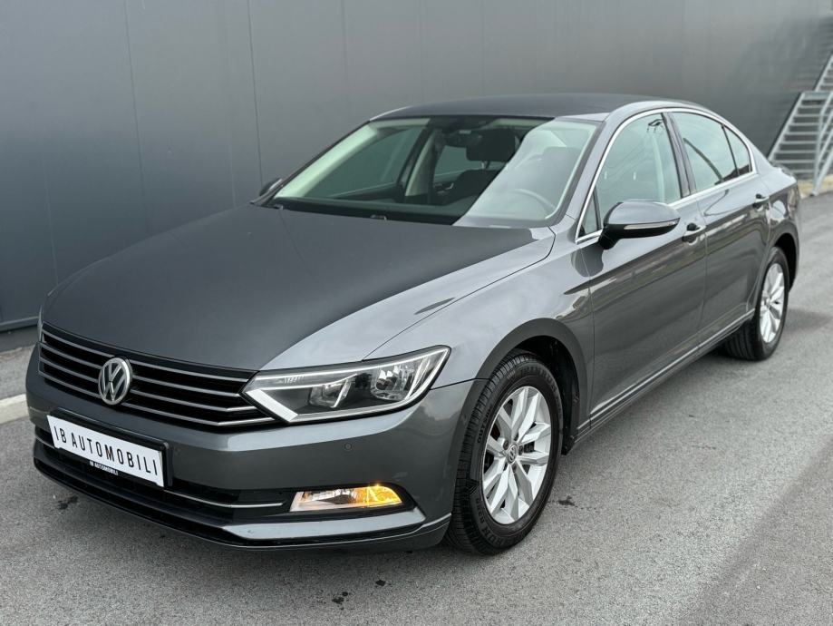 VW Passat 1,6 TDI BMT DSG - Navi•Alu•Nove gume•Kamera•Tempomat•Kao nov