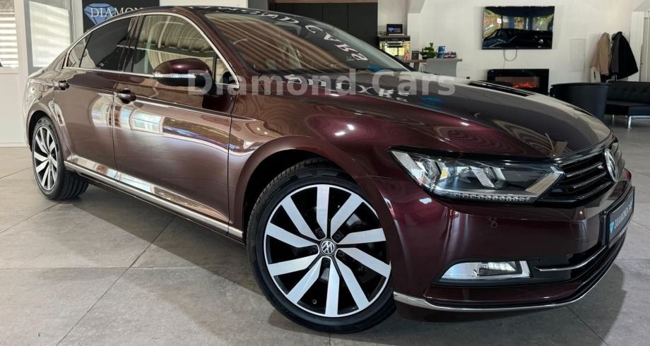 VW Passat 2,0 TDI BMT Highline LED navi alcantara šiber keyless kamera