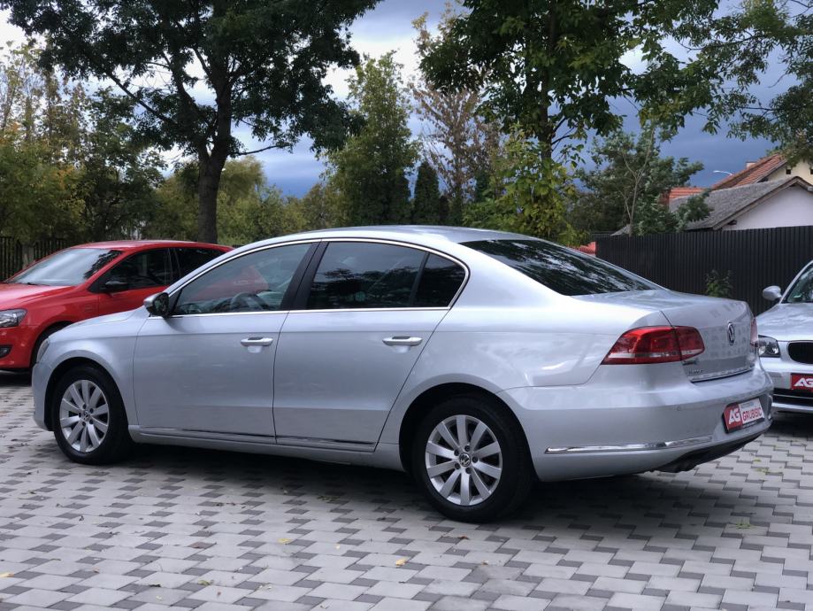 VW Passat 2,0 TDI *NAVI* *Servisna knjiga* *Top stanje ...