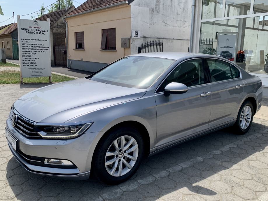 VW Passat Comfortline 2,0 TDi - ODLIČAN - NAVIGACIJA - REG DO 05/2025!