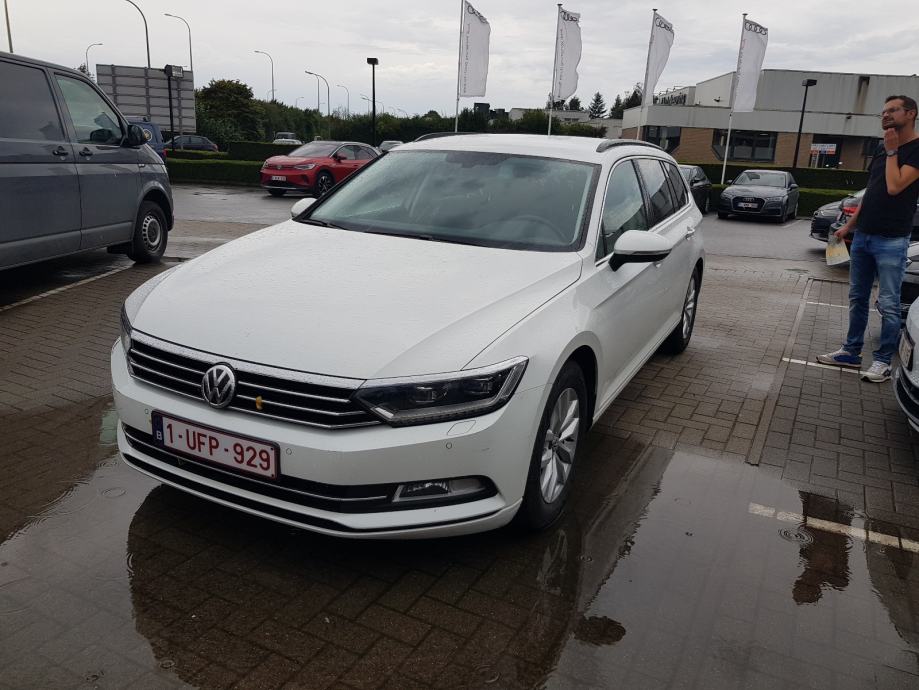 VW Passat Variant 1,6 TDI *SERVISNA *PERLA BOJA *XENON *GARANCIJA 12*