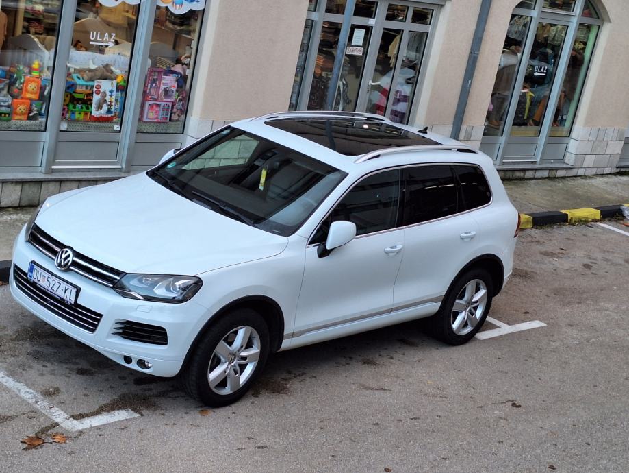 VW Touareg 3,0 V6 TDI 2.vlasnik-R-Line paket opreme-Reg.-1.godinu !