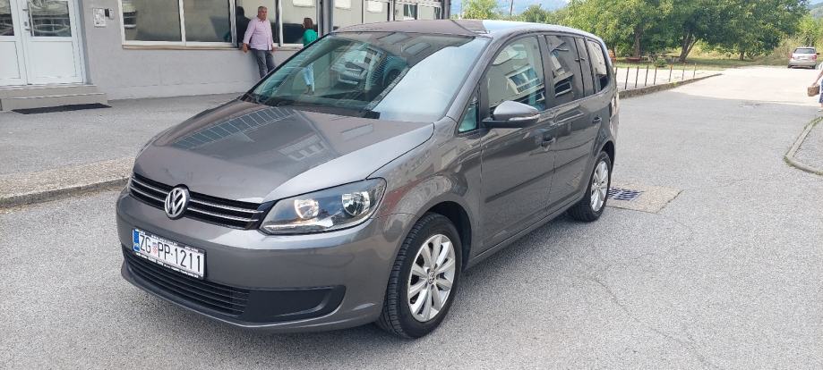 VW Touran 1,6 TDI ,7 SJEDALA** 2013.G