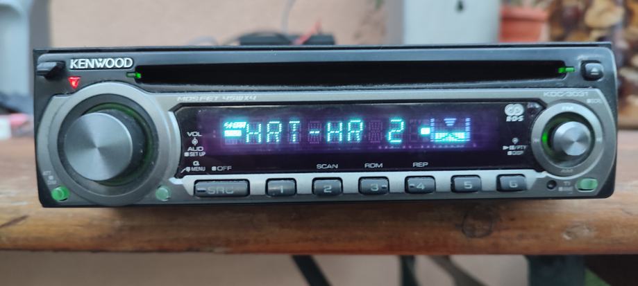 Auto radio CD Kenwood KDC 3031 potpuno ispravan