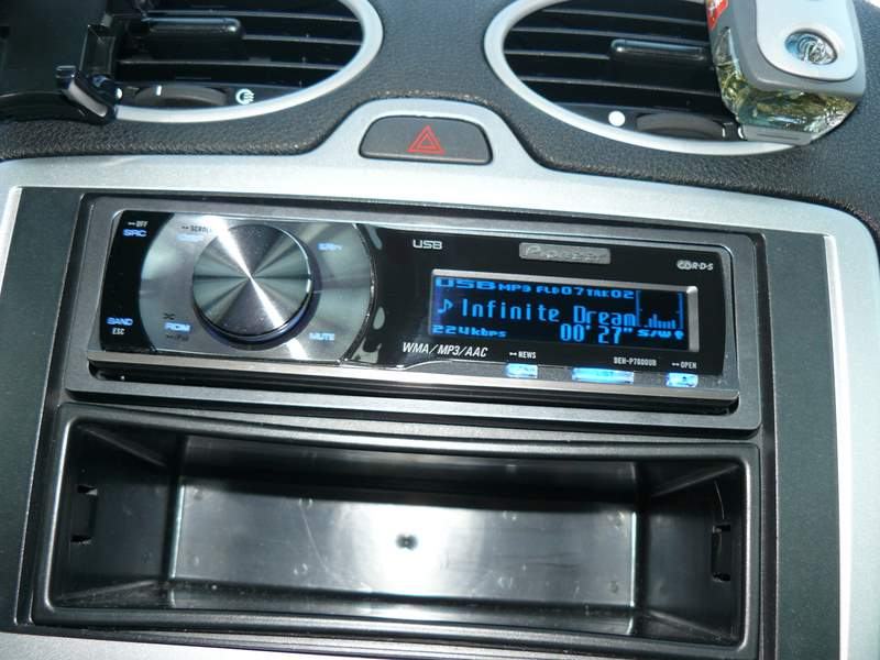 Pioneer DEH-P7000UB Auto Radio MP3 CD player