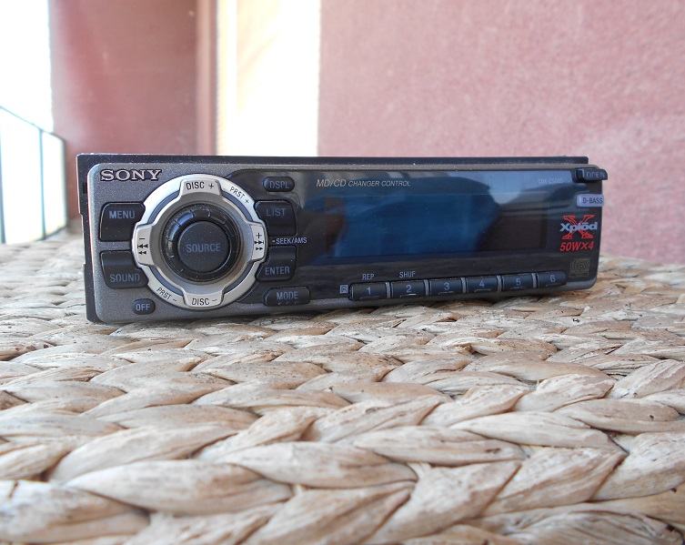 SONY CDX-C5005 - Fm/am Compact Disc Player