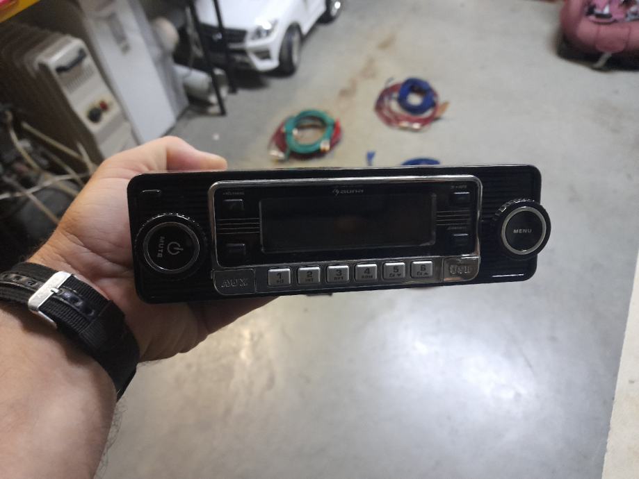 Retro radio