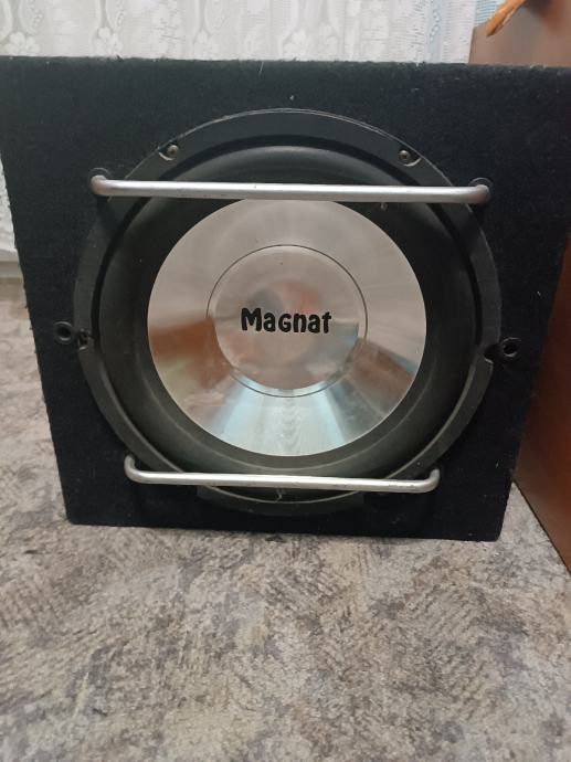 Magnat subwoofer i pojačalo za auto