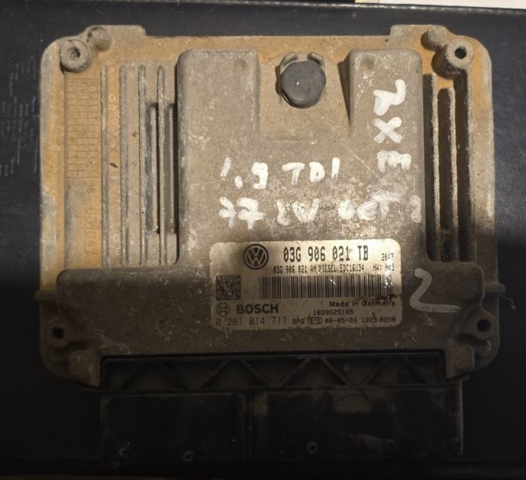 Kompjuter ecu motora škoda octavia 2 1.9 tdi 77 kw 03G 906 021TB