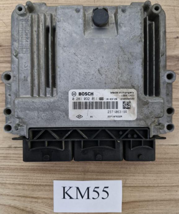 KOMPJUTER RAČUNALO ECU MOTORA DACIA SANDERO 2 0281032811 KM55