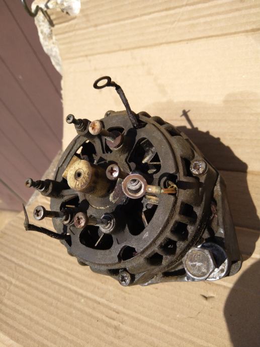 Lada Niva alternator