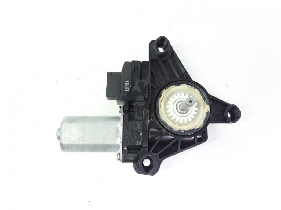 MOTORIC PODIZACA A2469063200 MERCEDES GLA 2014-2020