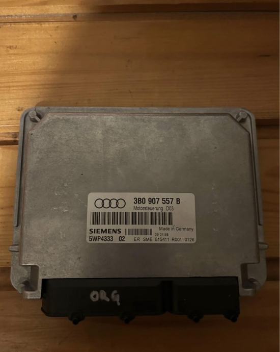 Prodajem računalo motora ECU Audi 1.6 benzin 74 kw 1998