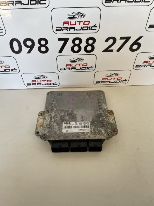 RENAULT LAGUNA 2.2 DCI KOMPIJUTER MOTORA ECU BOSCH 0281011571