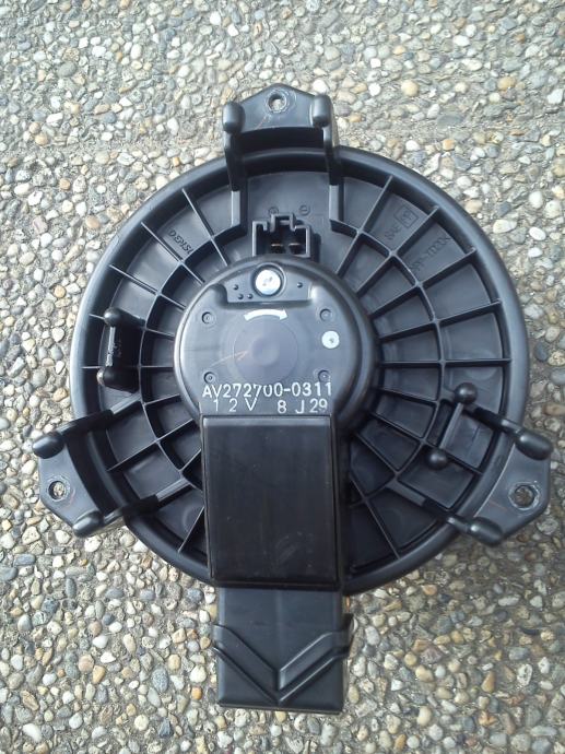 Toyota Yaris 2006-2011 ventilator kabine