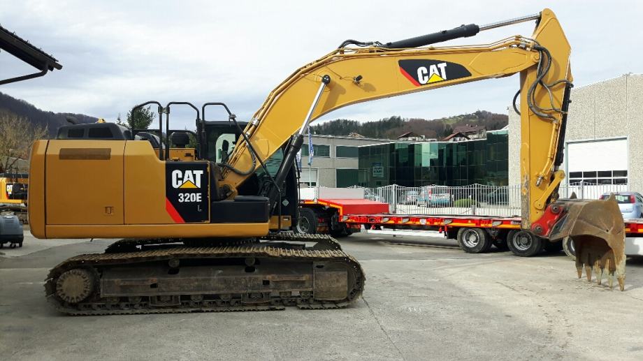 BAGER GUSJENIČAR CAT 320 EL