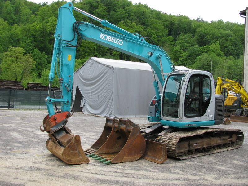 Bager KOBELCO SK135SR sa 3 korpe