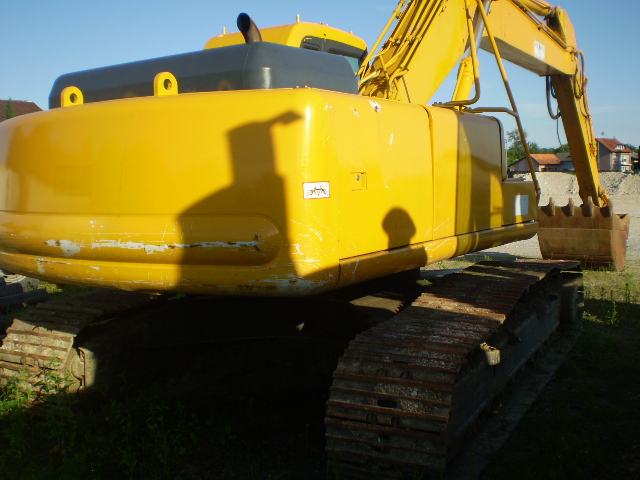 bager Komatsu