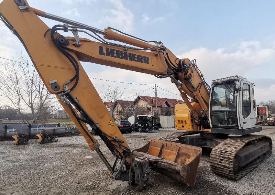 LIEBHERR GUSJENIČAR R 924 COMPACT - 2009.