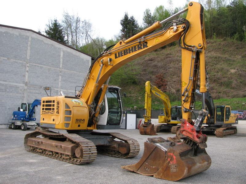 Liebherr R924 COMPACT