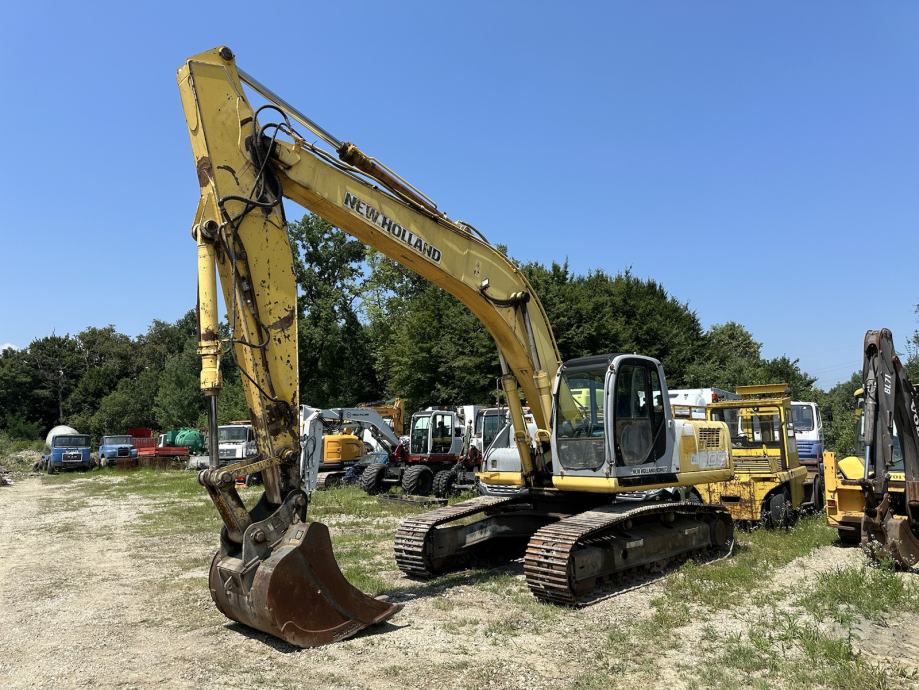 NEW HOLLAND E 305