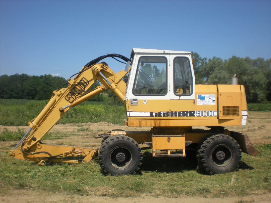 LIEBHERR 900